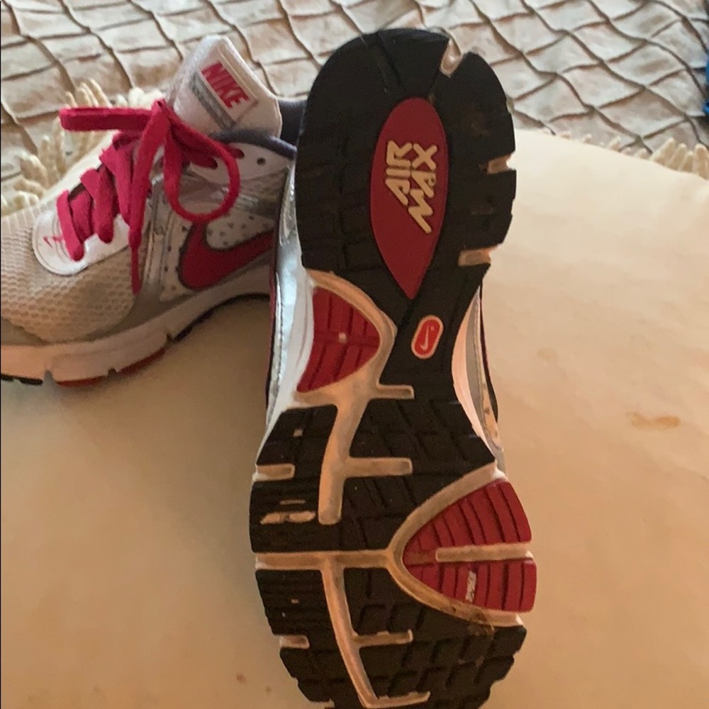 Nike Air Max women’s Tennis Shoes - Picture 4 of 4